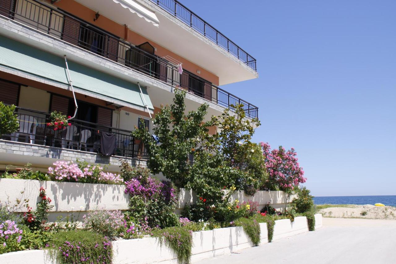 5 Steps 2 Beach Apartment No 06 Nea Vrasna Exterior photo