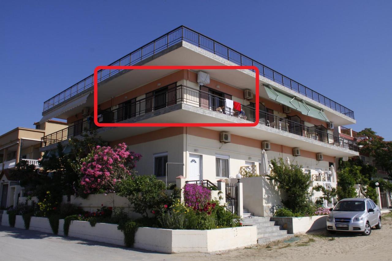 5 Steps 2 Beach Apartment No 06 Nea Vrasna Exterior photo